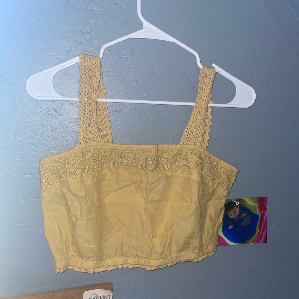 American Eagle Yellow Lace Trim Women's Crop Top Medium